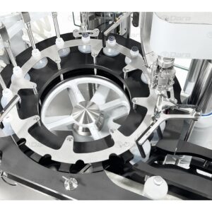 Filling and closing compact machine for automatic processing of bottles